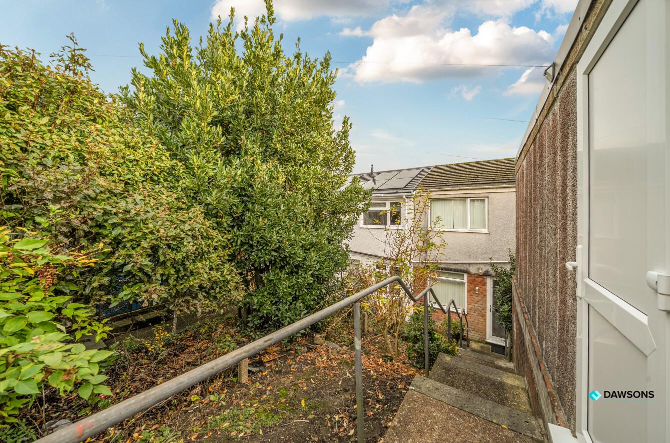 Broad Parks, West Cross, Swansea, SA3 5NZ